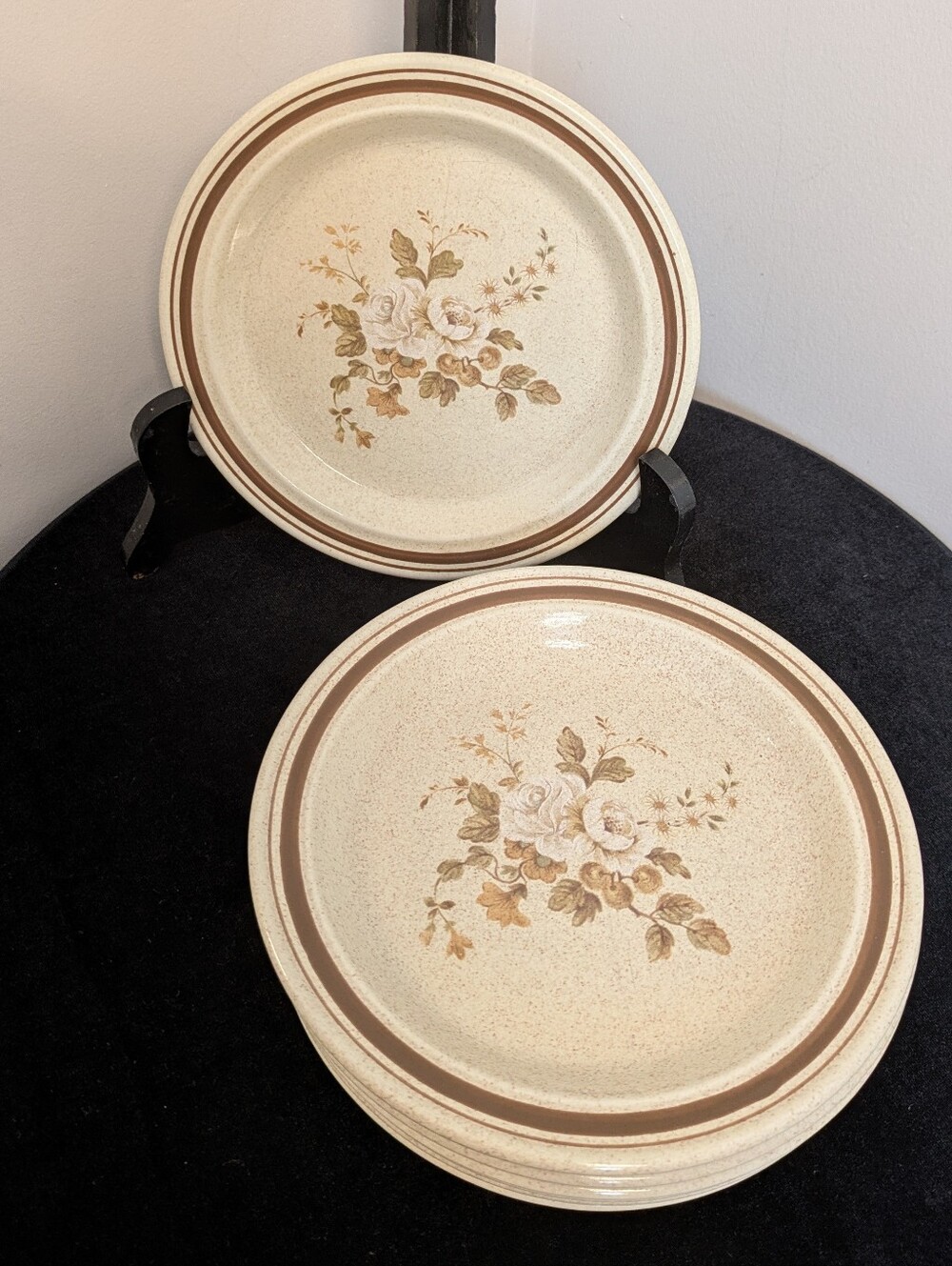 Royal Doulton Vintage 1978 Lambethware In Ravel 7 Small Bread And Butter Plates